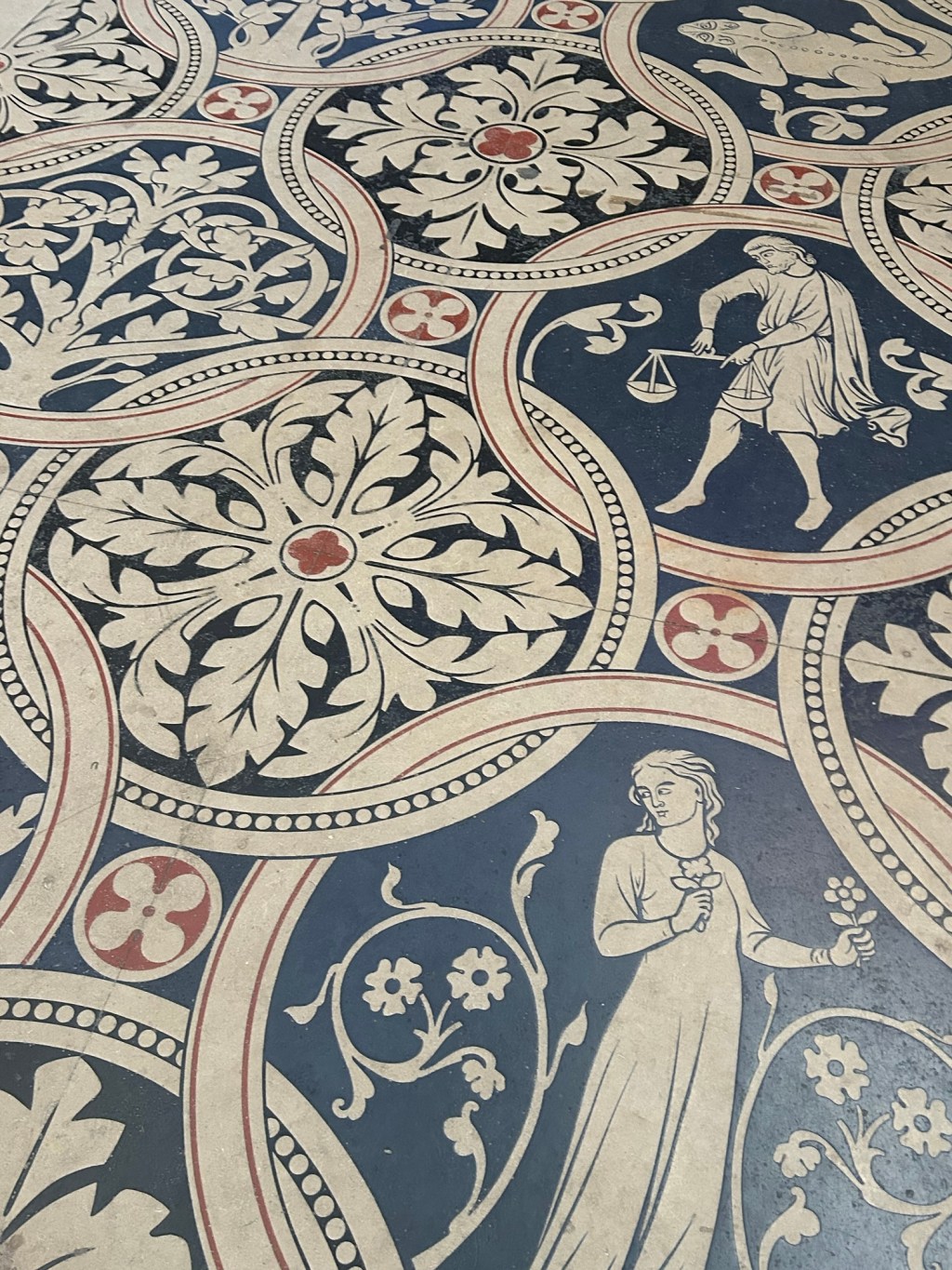 Carrelage de la basilique royale de Saint Denis