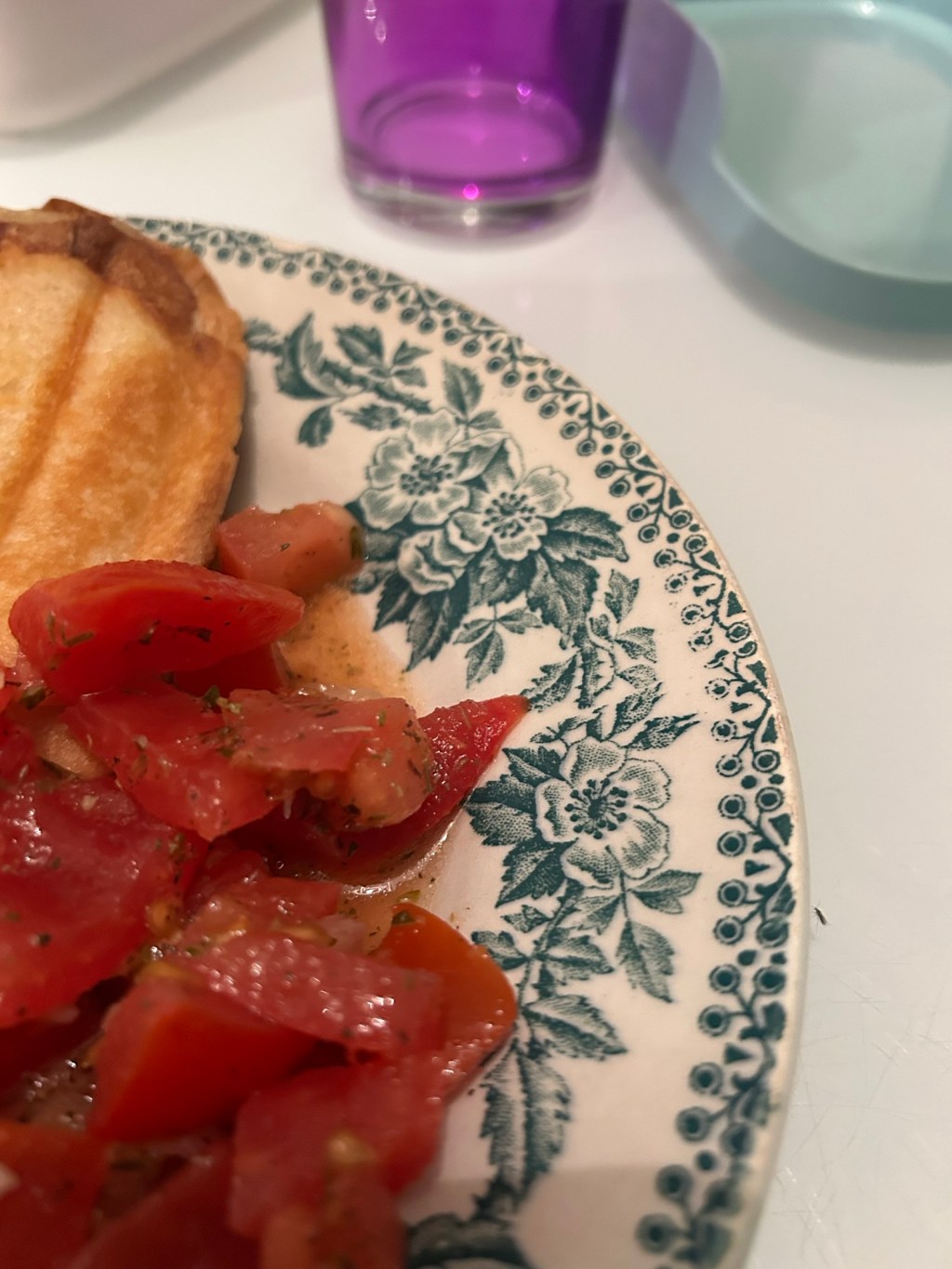 L&rsquo;art de la table française : plaisir des yeux et des papilles / The art of French dining: a feast for the eyes and the taste&nbsp;buds